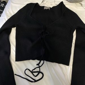 h&m long sleeve lace up sweater crop top
